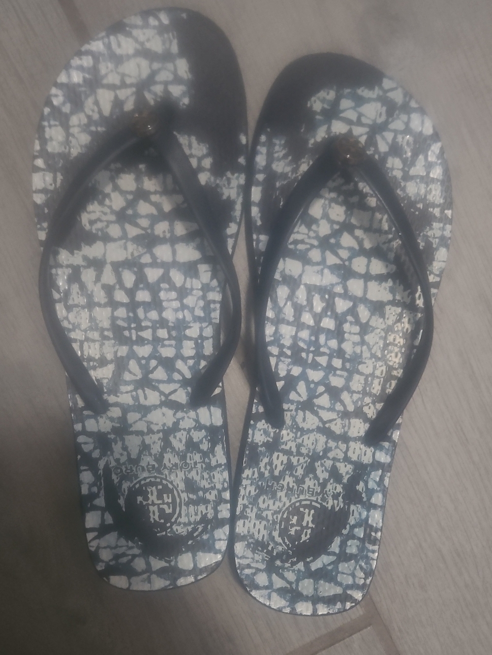 Tory Burch Women’s Navy Patterned Flip-Flop Sandals